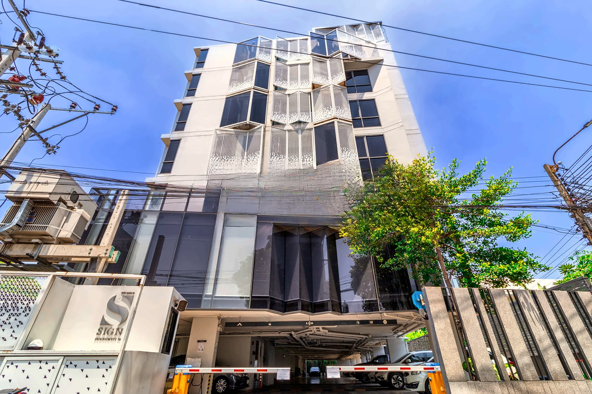 Exterior or project image for Sign Condo Sukhumvit 50 in Bangkok